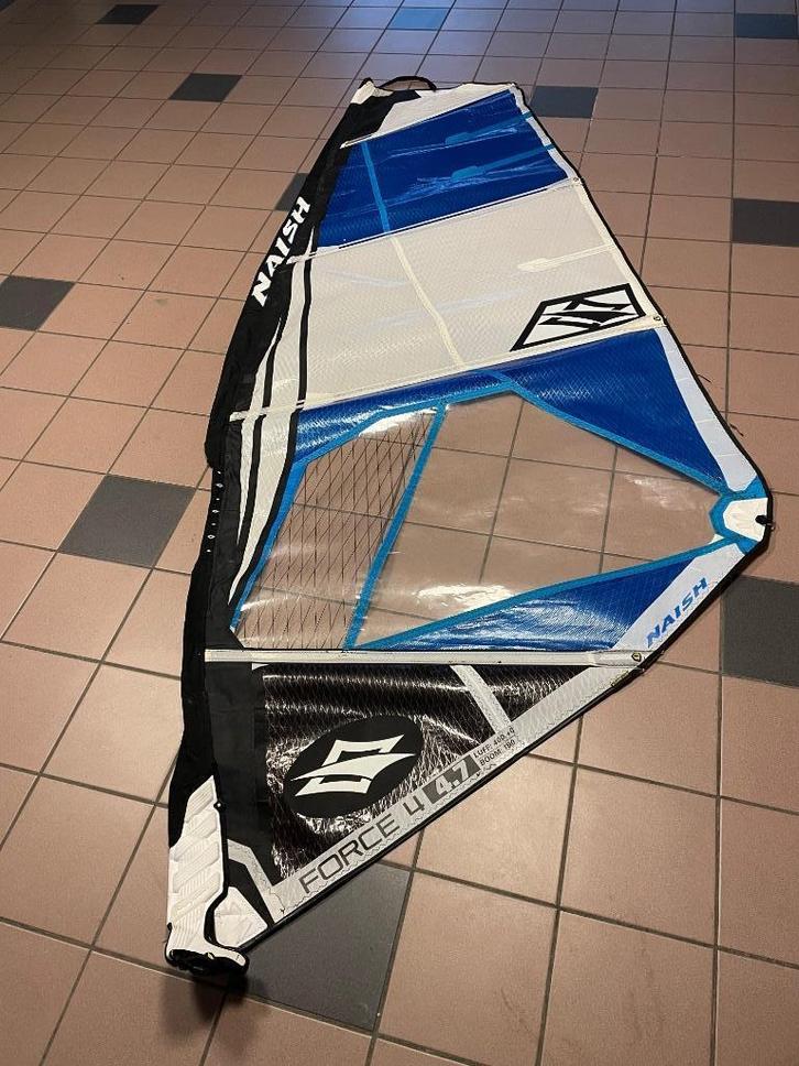 Naish Force 4 4.7, Watersport en Boten, Windsurfen, Gebruikt, Zeil, Met draagtas, Minder dan 5 m², Ophalen