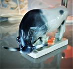 Porselein Stier Gesigneerd Beeldhouwer András Sinkó 1960's, Antiek en Kunst, Ophalen of Verzenden