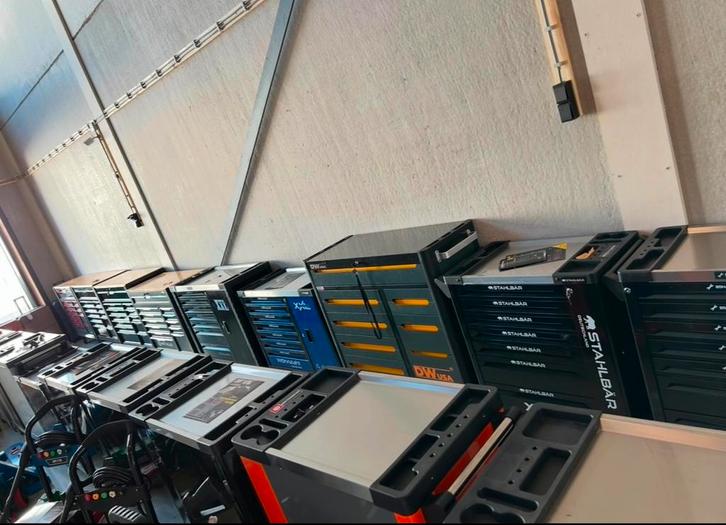 Showroom met gevulde gereedschapwagens vanaf €299.99, Auto diversen, Autogereedschap, Nieuw, Ophalen