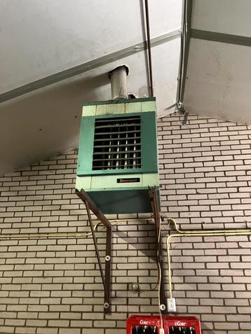Gratis industriele gaskachel beschikbaar voor biedingen