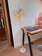 Hoogglans Witte Vloerlamp, Huis en Inrichting, Lampen | Vloerlampen, Ophalen, Zo goed als nieuw, Metaal, 150 tot 200 cm