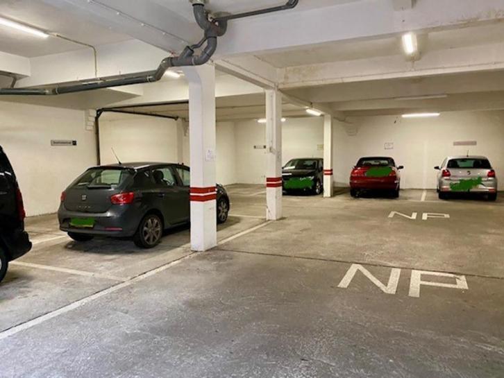 Parkeerplaats/-garage Haddingedwarsstr. Groningen (Vismarkt), Huizen en Kamers, Garages en Parkeerplaatsen, Groningen