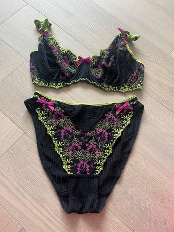 Lingerie Set 70E/38 Groen Kant FullCup (LEES BESCHRIJVING) beschikbaar voor biedingen
