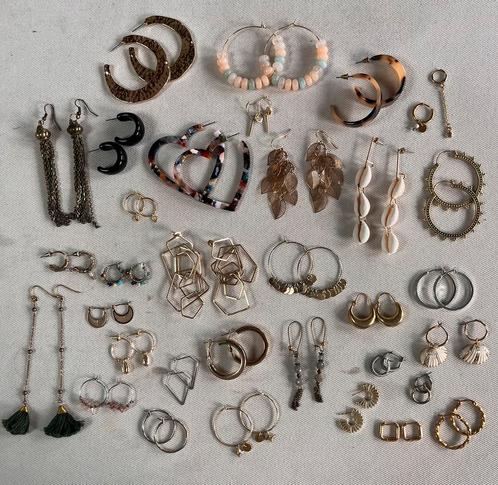 Heel veel oorbellen (goud): 33 paar, en andere sieraden, Sieraden, Tassen en Uiterlijk, Oorbellen, Zo goed als nieuw, Goud, Ophalen of Verzenden