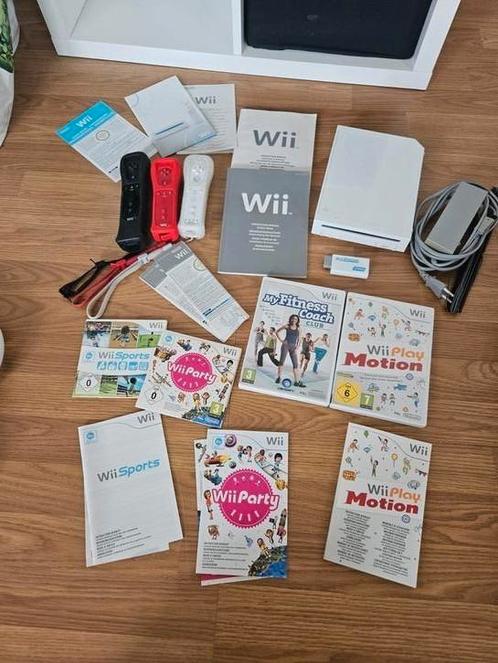Nintendo Wii, 3 controllers en 4 spellen, Spelcomputers en Games, Games | Nintendo Wii, Gebruikt, Sport, 3 spelers of meer, Vanaf 3 jaar