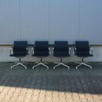 Vitra EA 107 | stoel | Charles Eames | Zwart leer| 4 stuks, Gebruikt, Vier, Betreft 2ehands vitra, Ophalen