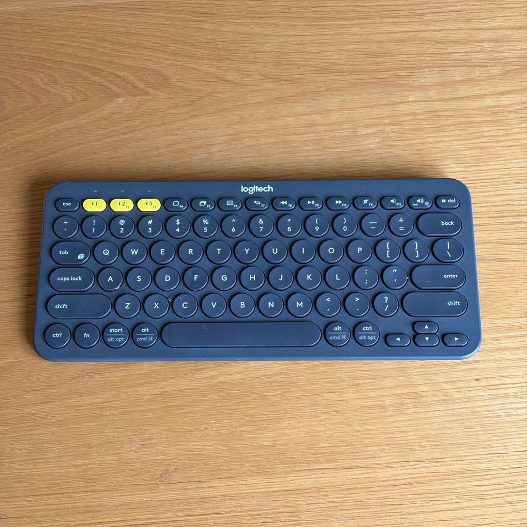Logitech K380 Bluetooth (Brievenbuspakket), Computers en Software, Toetsenborden, Opvouwbaar, Ophalen of Verzenden, Zo goed als nieuw