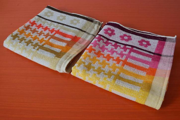 Retro vintage jaren 70 handdoeken / badhanddoeken, Huis en Inrichting, Badkamer | Badtextiel en Accessoires, Nieuw, Handdoek, Overige kleuren