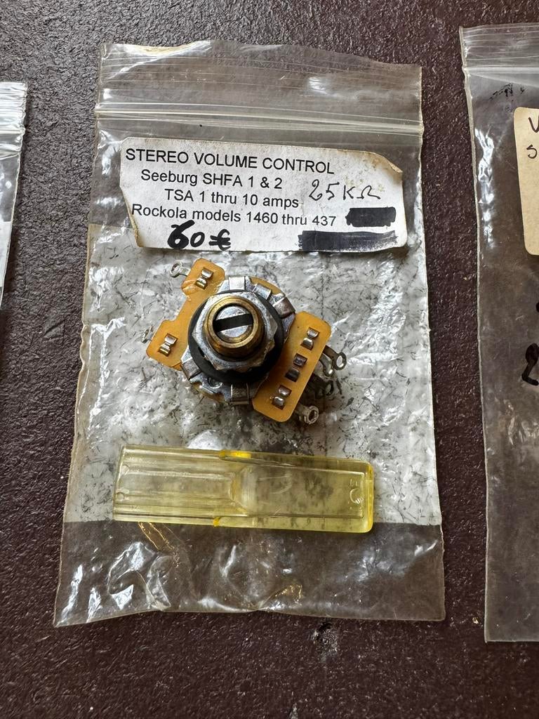 Jukebox volume knoppen ( new old stock ), Ophalen of Verzenden, Zo goed als nieuw, 1970 tot heden, Overige merken