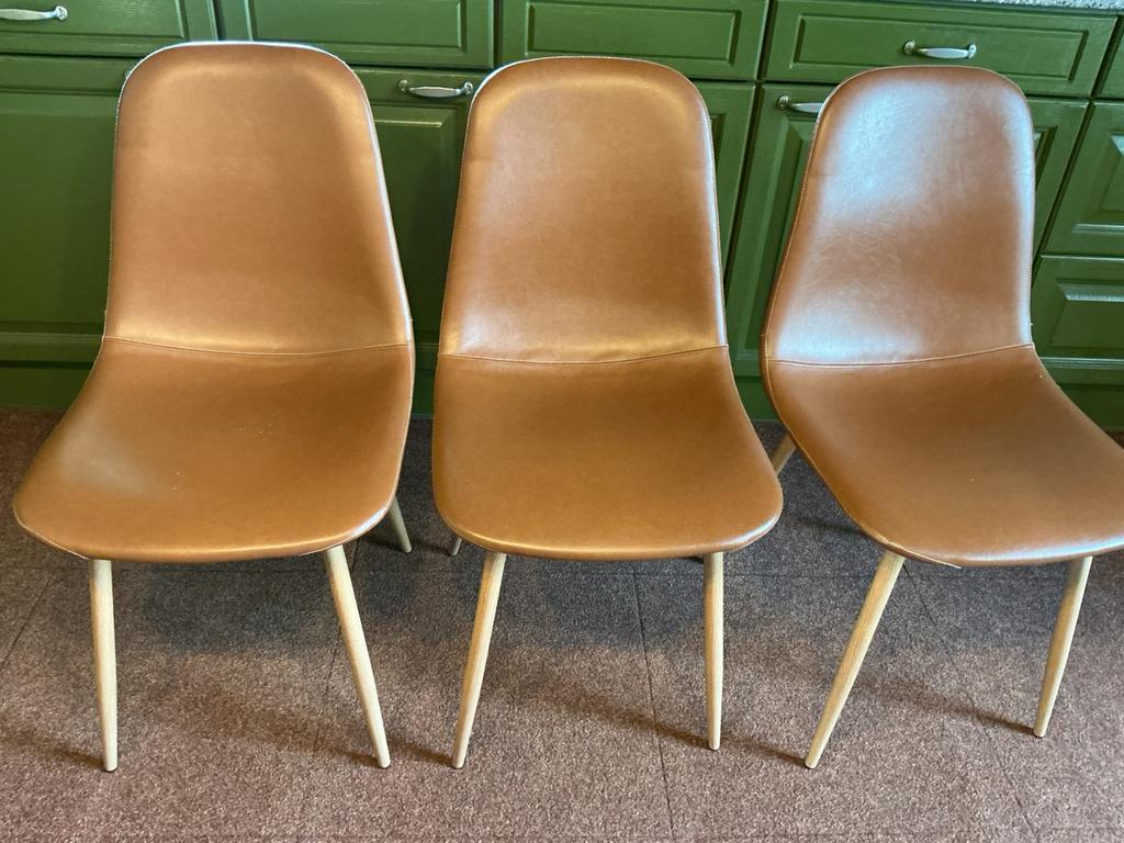6  st Jysk eetkamerstoelen, stalen houtkl.poten. Cognackleur, Ophalen, Bruin, Zo goed als nieuw, Vijf, Zes of meer stoelen