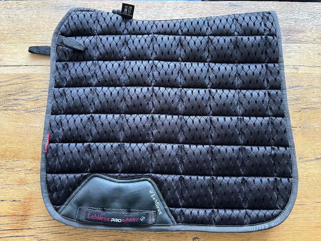 Dekje LeMieux mesh zwart, dressuur, mt L, ZGAN!, Dieren en Toebehoren, Full (L), Dressuurdekje, Mesh, Ophalen of Verzenden