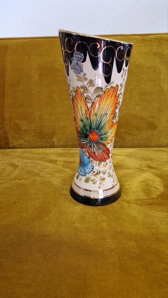 Vrolijke keramieke vaas van Hubert Bequet met bloemmotief, Ophalen of Verzenden