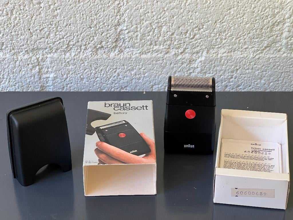 Braun Cassett scheerapparaat (Dieter Rams), Ophalen, Scheren en Epileren