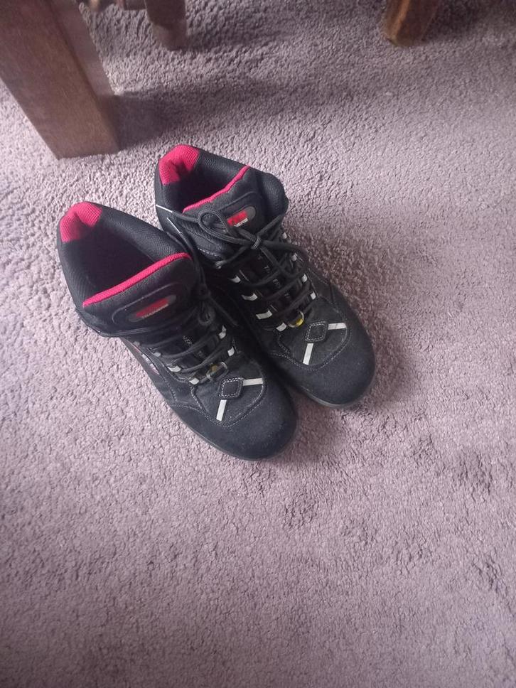 Zwarte werkschoenen maat 44 met stalen neuzen, Kleding | Heren, Schoenen, Gedragen, Werkschoenen, Zwart, Ophalen