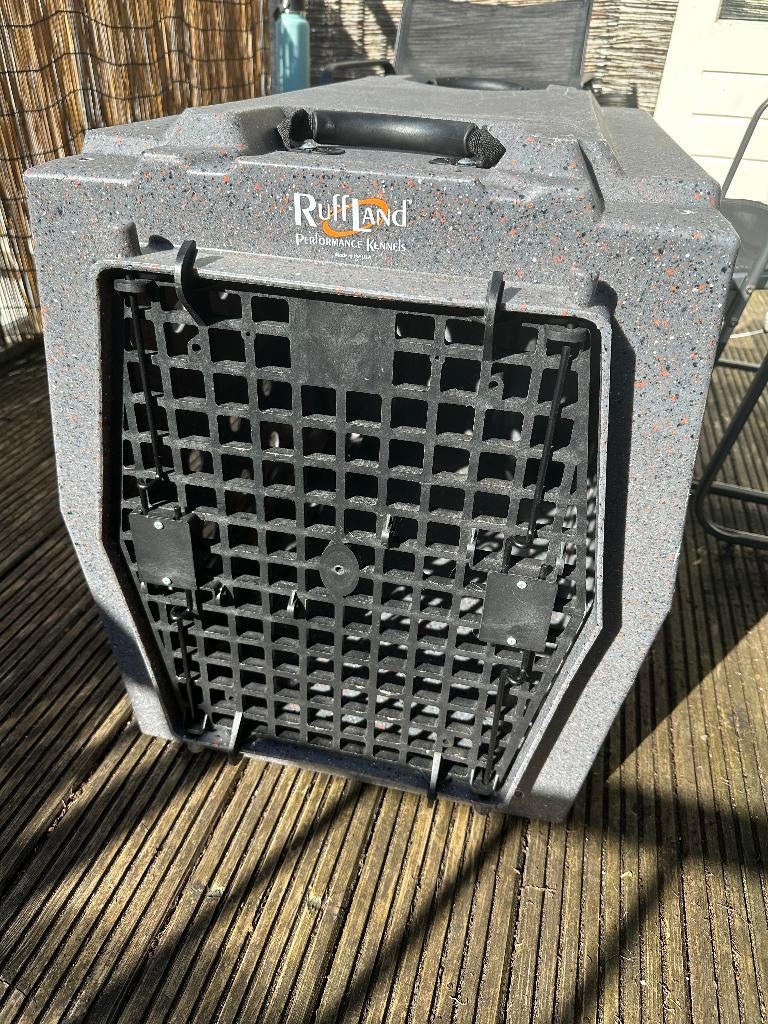 Ruffland Intermediate Dog Kennel/Crate/Bench, Ophalen, Zo goed als nieuw