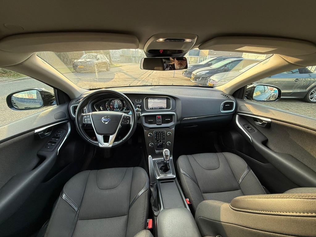 Volvo V40 Cross Country 1.6 T4 Momentum, Navi, NAP, Trekhaak, Auto's, Voorwielaandrijving, Startonderbreker, Gebruikt, 4 cilinders