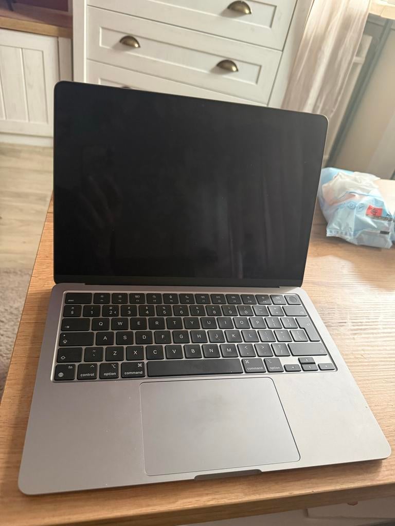 MacBook Air 13" M2 8C-CPU/8C-GPU 8GB 256GB Space Gray, Computers en Software, Apple Macbooks, 256 GB, 8 GB, 13 inch, Ophalen of Verzenden