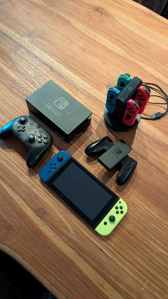 Nintendo Switch, Met games, Ophalen of Verzenden, Zo goed als nieuw, Switch Original