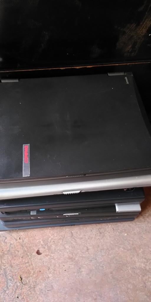 Partij oude, meestal defecte laptops, Ophalen of Verzenden, 15 inch, 2 tot 3 Ghz