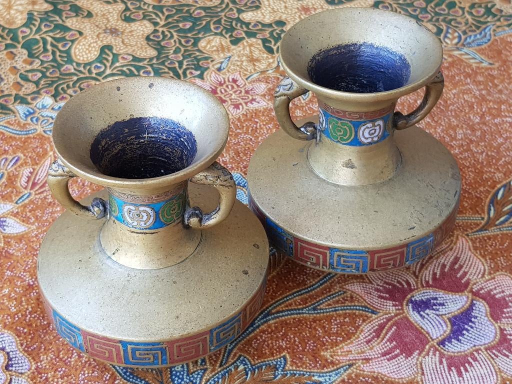 Mooi stel antieke vaasjes uit Japan van brons en emaille., Antiek en Kunst, Antiek | Vazen, Ophalen of Verzenden