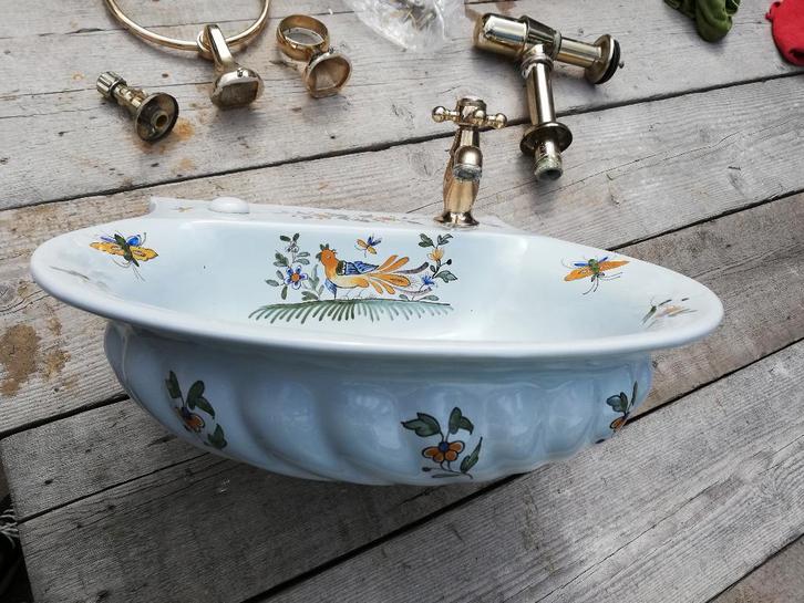 Decoratief beschilderd fonteintje vergulde accessoires, Huis en Inrichting, Badkamer | Badtextiel en Accessoires, Zo goed als nieuw