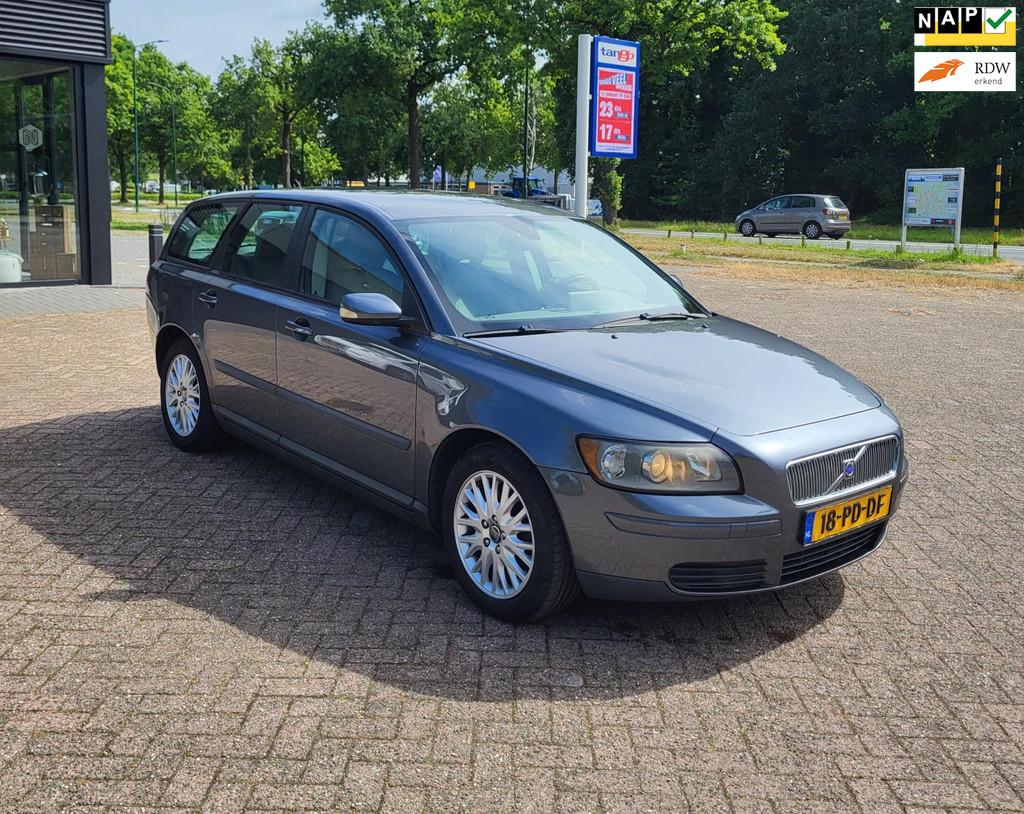 Volvo V50 2.4 Elite ,Navi,Airco,Trekhaak,NAP,APK 04/27!, Gebruikt, Beige, 700 kg, Leder en Stof