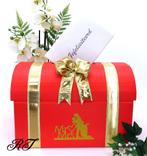 Prachtige rode enveloppendoos met “Mr & Mrs” erop., Ophalen of Verzenden, Nieuw, Feestartikel, Geboorte of Huwelijk