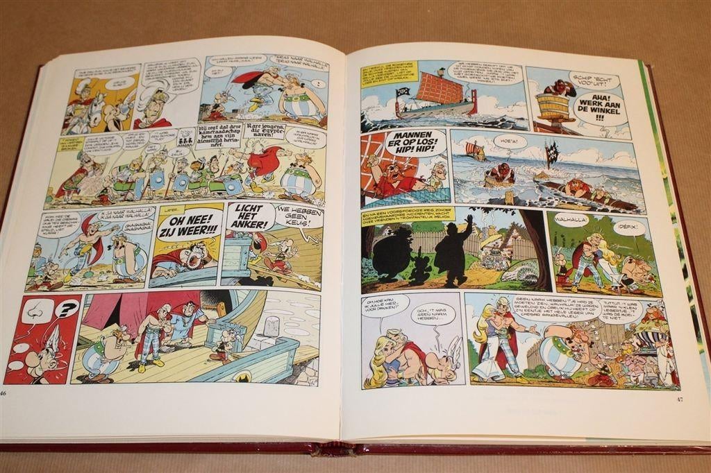 Asterix De Galliër — 4 Klassieke Verhalen In 1 Band, Boeken, Stripboeken, Eén stripboek, Ophalen of Verzenden, Gelezen