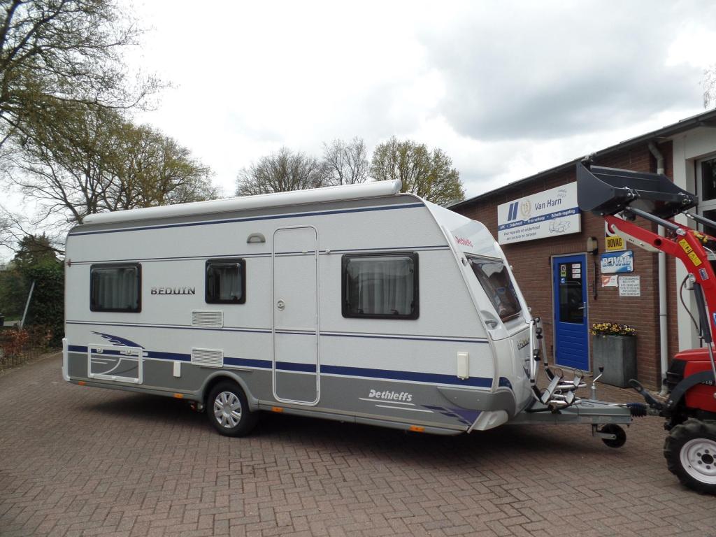 Dethleffs 515 V Beduin Emotion Rond zit/ Enkele bedden, Rondzit, Bedrijf, Dethleffs, 5 tot 6 meter