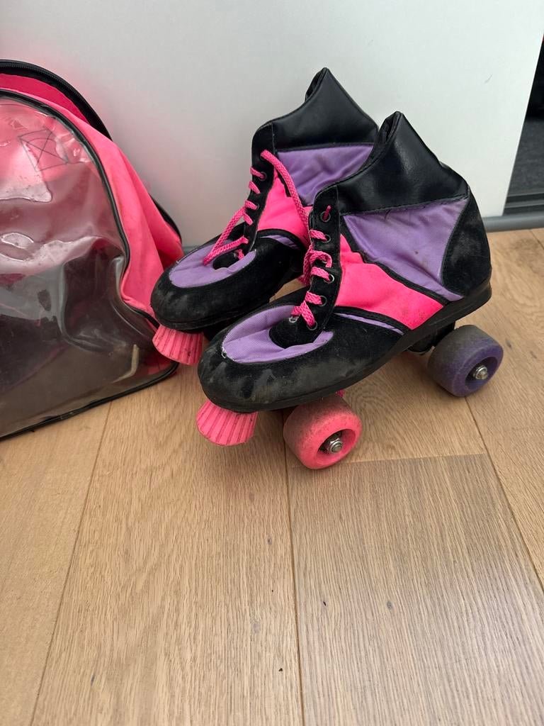 Vintage rolschaatsen maat 38 met bescherming, Kinderen en Baby's, Speelgoed | Buiten | Rolschaatsen, Ophalen of Verzenden, Gebruikt