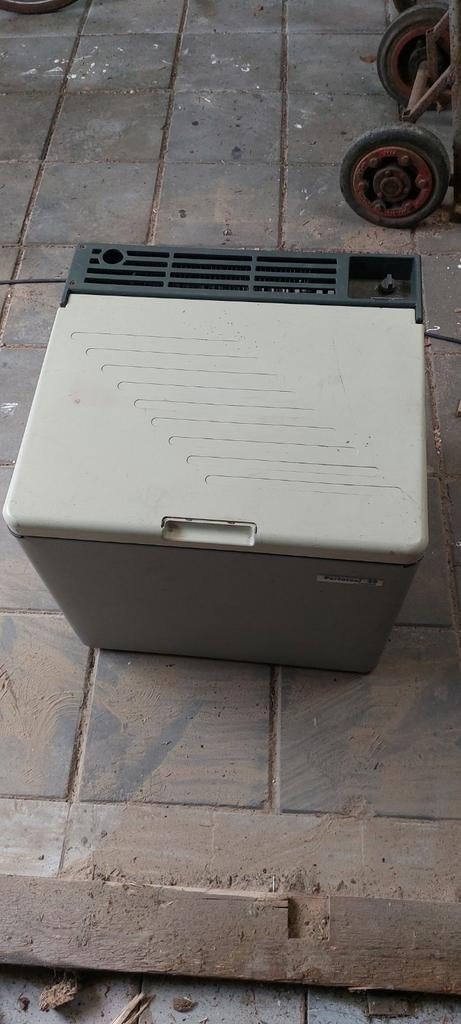 Tristar Portacool 40 Koelkast 12V/220V/Gas, Minder dan 75 liter, Ophalen, Zonder vriesvak, Minder dan 85 cm
