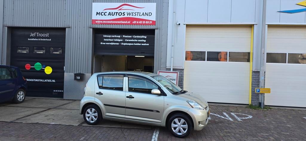 Daihatsu Sirion 2  1.3 Comfort 2009 Beige, nw apk, trekhaak, Voorwielaandrijving, Stof, 4 cilinders, Beige