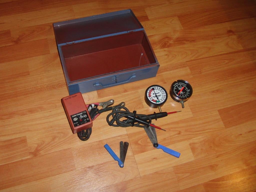 Vintage Garage Find: Antiek Metalen Kistje + Hella Tool etc, Ophalen of Verzenden, Gebruikt