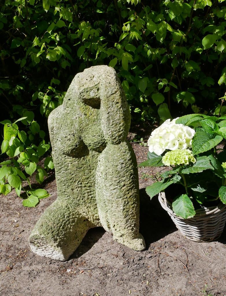 vintage tuinbeeld zittende vrouw, Tuin en Terras, Ophalen, Steen