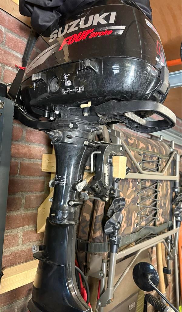 Suzuki Four Stroke Buitenboordmotor met brandstoftank, Ophalen, Gebruikt