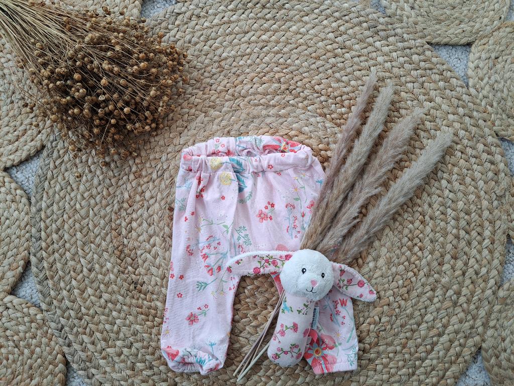 Roze bloemen broekje maat 62 (pillig), Kinderen en Baby's, Babykleding | Maat 62, Ophalen of Verzenden, Gebruikt, Meisje, Broekje