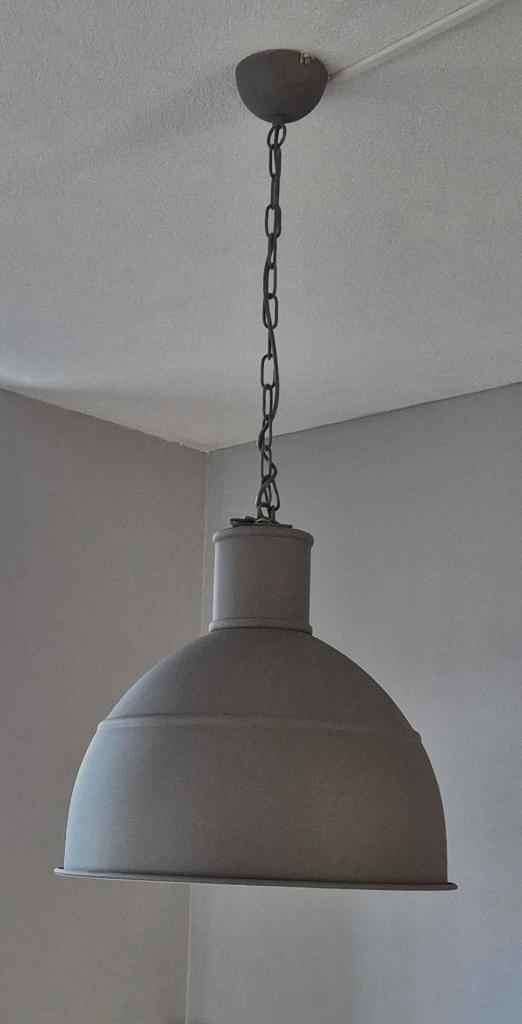 Hanglamp grijs., Huis en Inrichting, Lampen | Hanglampen, Gebruikt, 50 tot 75 cm, Overige materialen, Ophalen