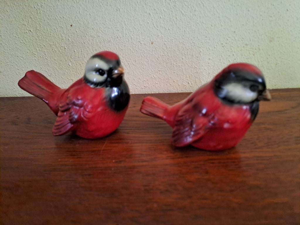 GOEBEL Set van 2 vintage rode vogeltjes, keramiek, Ophalen of Verzenden, Zo goed als nieuw, Dier