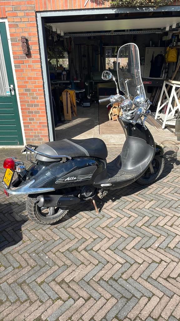 Sym allo, Ophalen of Verzenden, Zo goed als nieuw, Benzine