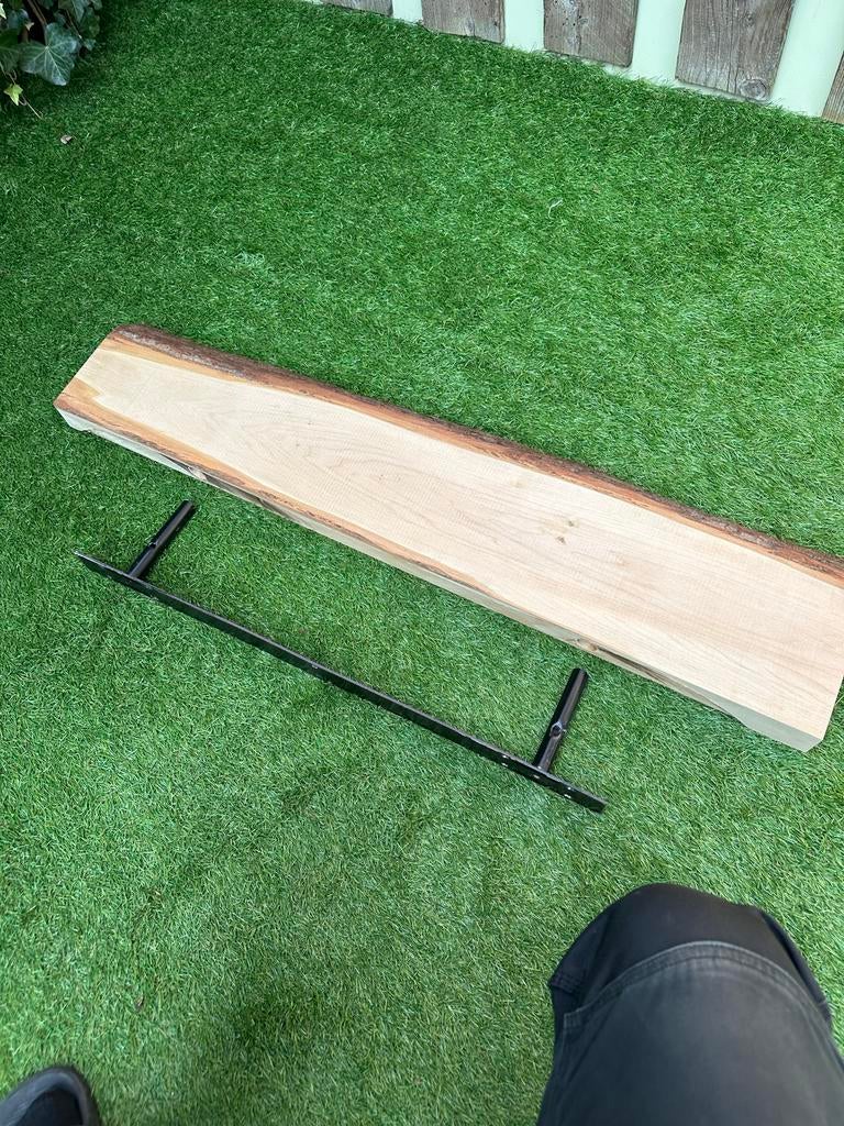 Eiken plank met boomschors, 98 cm lang, Doe-het-zelf en Verbouw, Hout en Planken, 25 tot 50 mm, Eiken, Ophalen of Verzenden, Zo goed als nieuw
