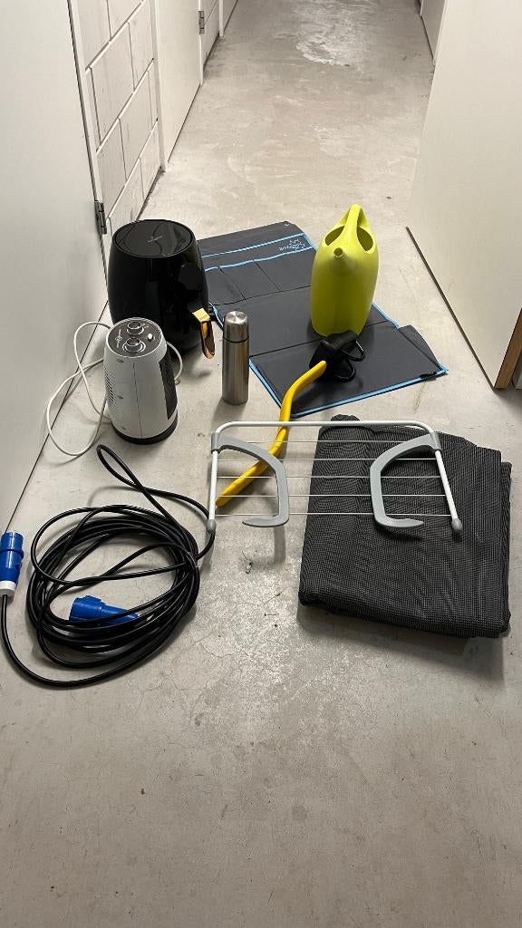 Kachel - airfryer - stroomkabel - tenttapijt, Caravans en Kamperen, Ophalen, Zo goed als nieuw