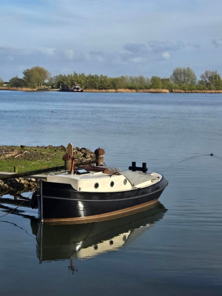 Eurosleper met nieuwe motor, geveegde kont en sleepbolder, Ophalen, 10 tot 30 pk, Staal, Binnenboordmotor