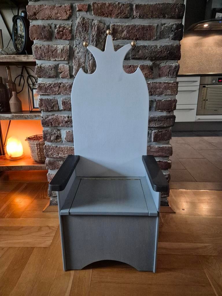 Kleine Troon/Stoel met geheim vak., Ophalen, Nieuw, Overige typen