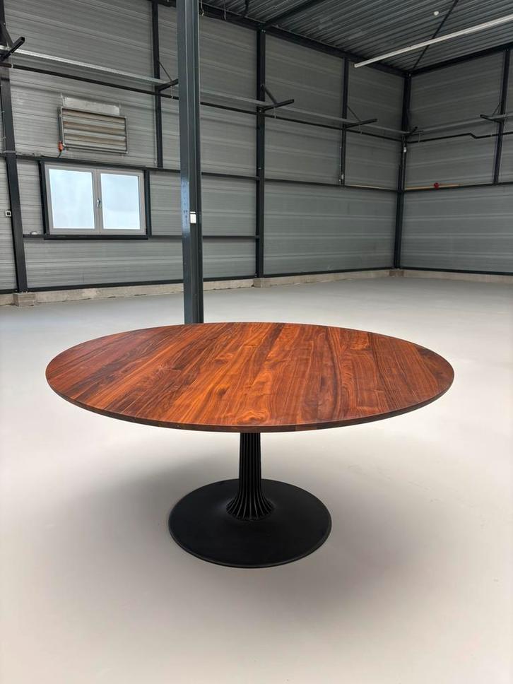 Arco Joist Dining Table 160cm Walnoot Massief LP € 7.500,-, Huis en Inrichting, Tafels | Bijzettafels, Nieuw, Rond, 60 cm of meer