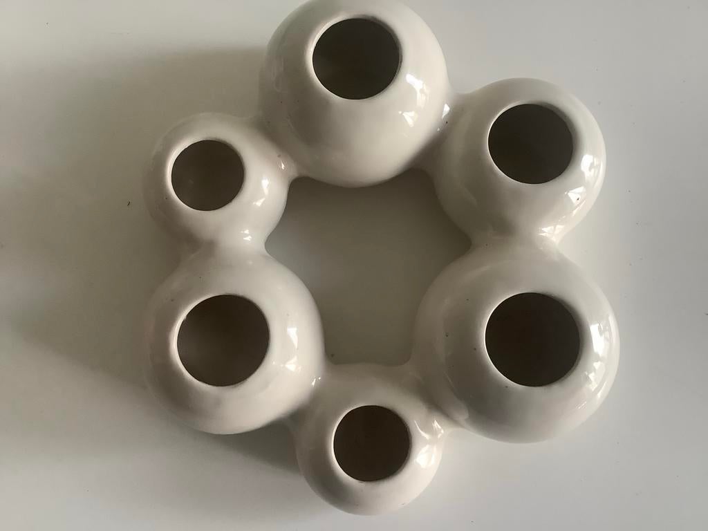 Witte bloemenvaas met 6 openingen, Huis en Inrichting, Woonaccessoires | Vazen, Wit, Aardewerk of Porselein, Ophalen of Verzenden