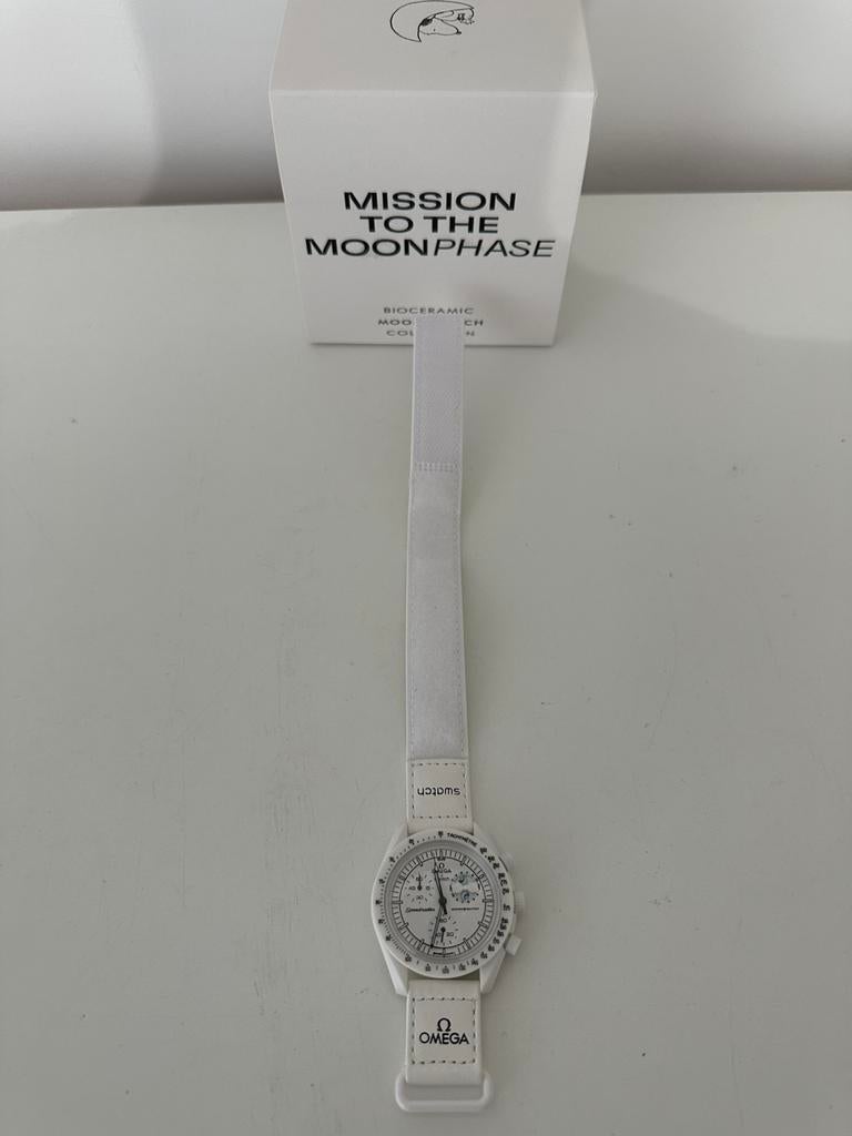 Omega x Swatch Mission to the MoonPhase Snoopy, Ophalen of Verzenden, Nieuw