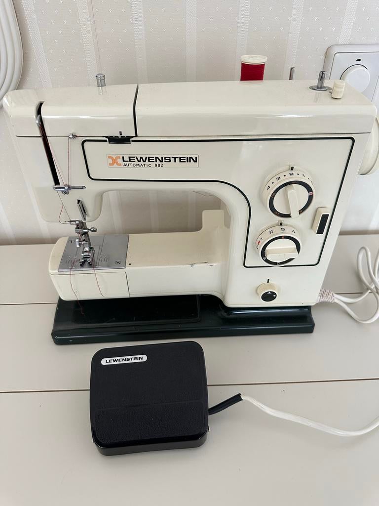 Lewenstein Automatic 902 Naaimachine met koffer, Hobby en Vrije tijd, Naaimachines en Toebehoren, Ophalen, Gebruikt, Naaimachine