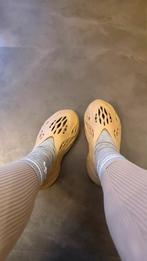 Adidas Yeezy foam RNNR Stone Sage, Ophalen of Verzenden, Zo goed als nieuw, Sneakers of Gympen