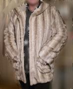 Nieuwe Fluffie Jas met Capuchon - Clipsluiting, Ophalen of Verzenden, Nieuw