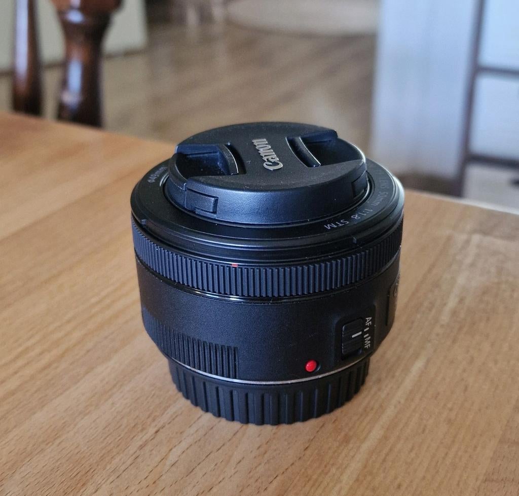 50 mm 1.8 EF Lens, Ophalen of Verzenden, Zo goed als nieuw, Standaardlens